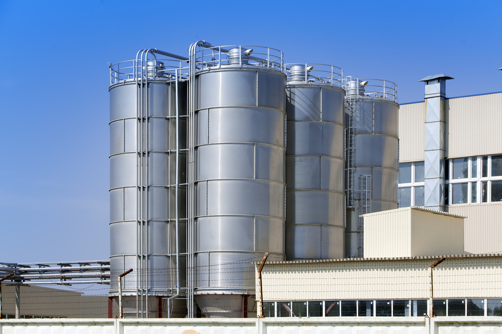 Silos shutterstock 305172620